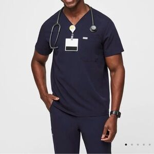 Figs Men's Leon Three-Pocket Scrub Top